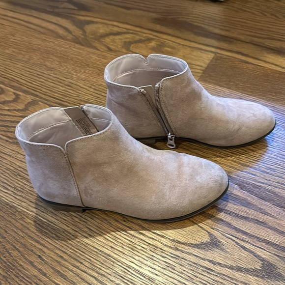 GUC Cat and Jack Ankle Boots; Size 3 - Picture 2 of 5